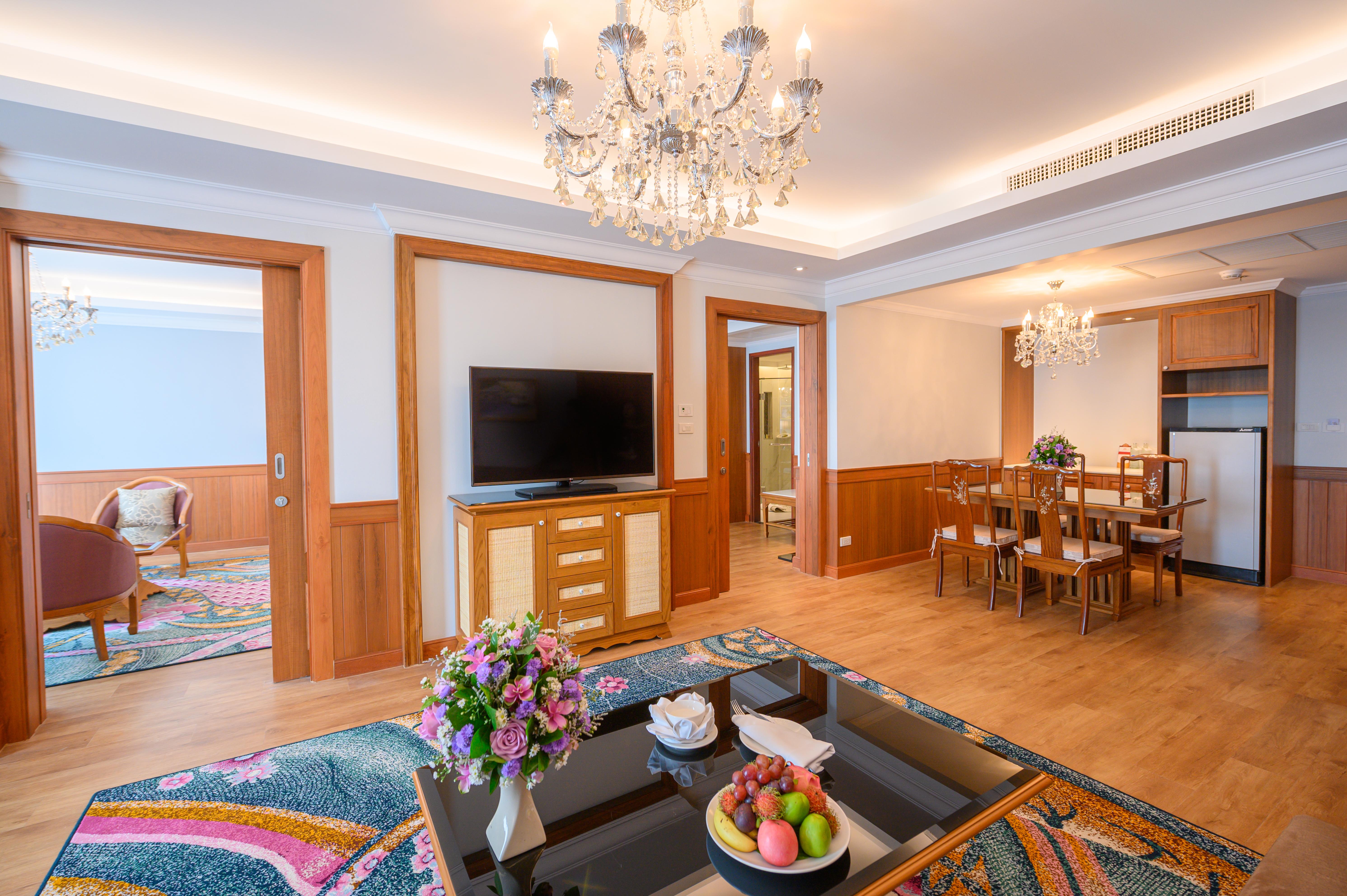The Empress Premier Chiang Mai - Sha Extra Plus Экстерьер фото A suite at the hotel