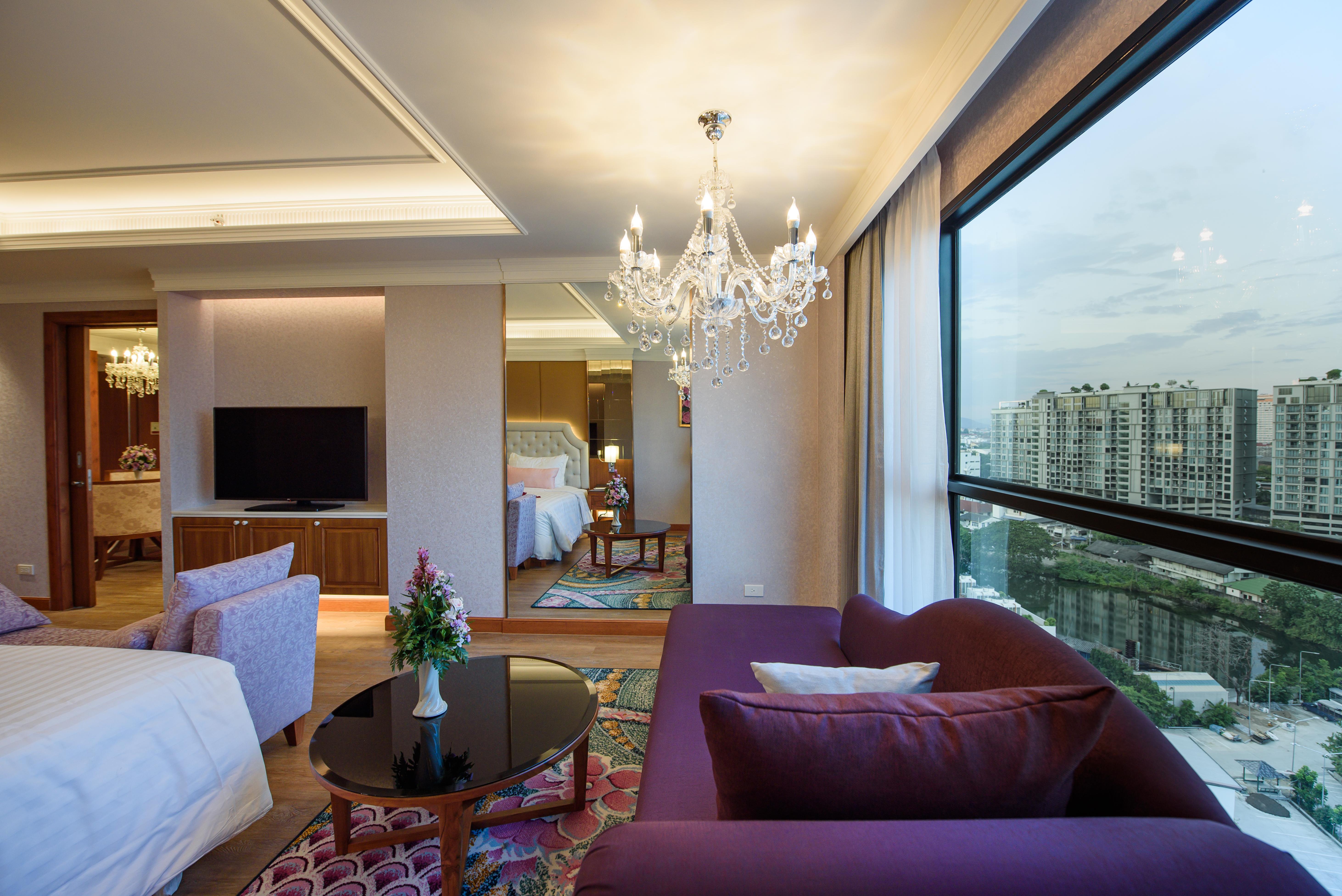 The Empress Premier Chiang Mai - Sha Extra Plus Экстерьер фото A suite at the hotel