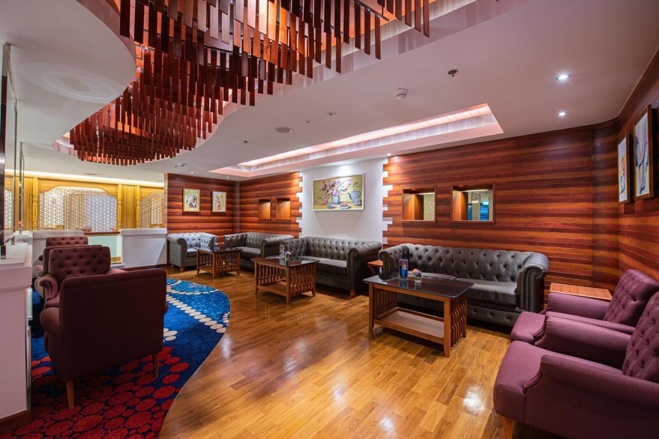 The Empress Premier Chiang Mai - Sha Extra Plus Экстерьер фото The lounge at the airport