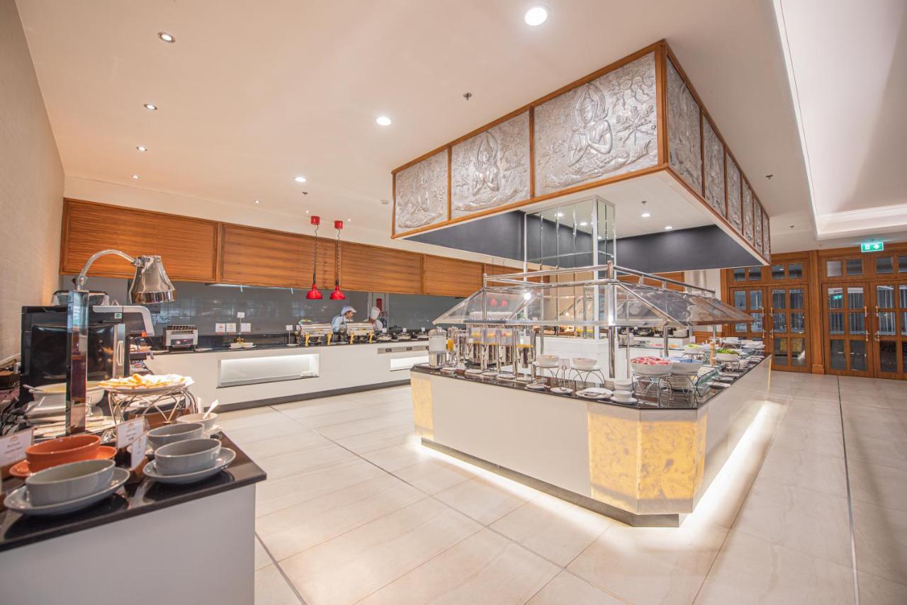The Empress Premier Chiang Mai - Sha Extra Plus Экстерьер фото The buffet at the hotel