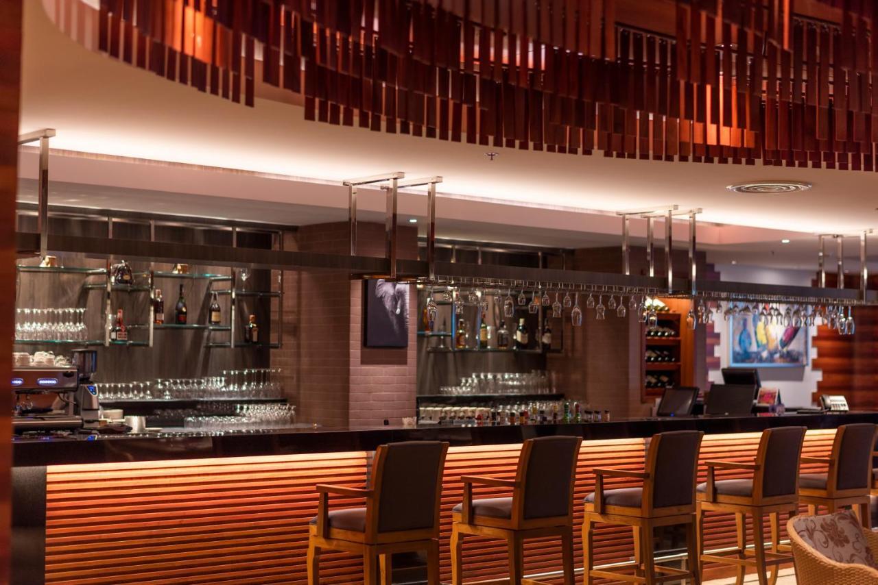 The Empress Premier Chiang Mai - Sha Extra Plus Экстерьер фото The bar at the lobby