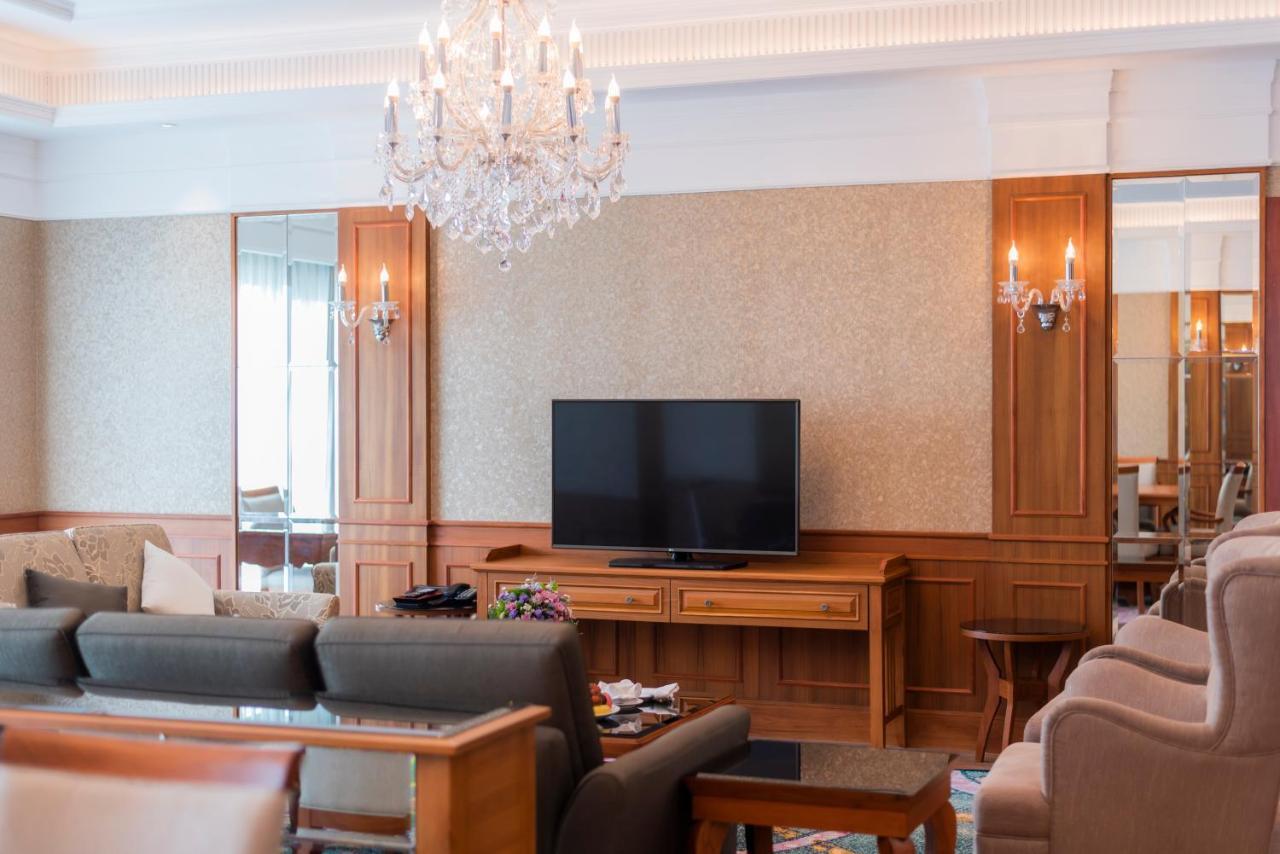 The Empress Premier Chiang Mai - Sha Extra Plus Экстерьер фото A living room in a condominium