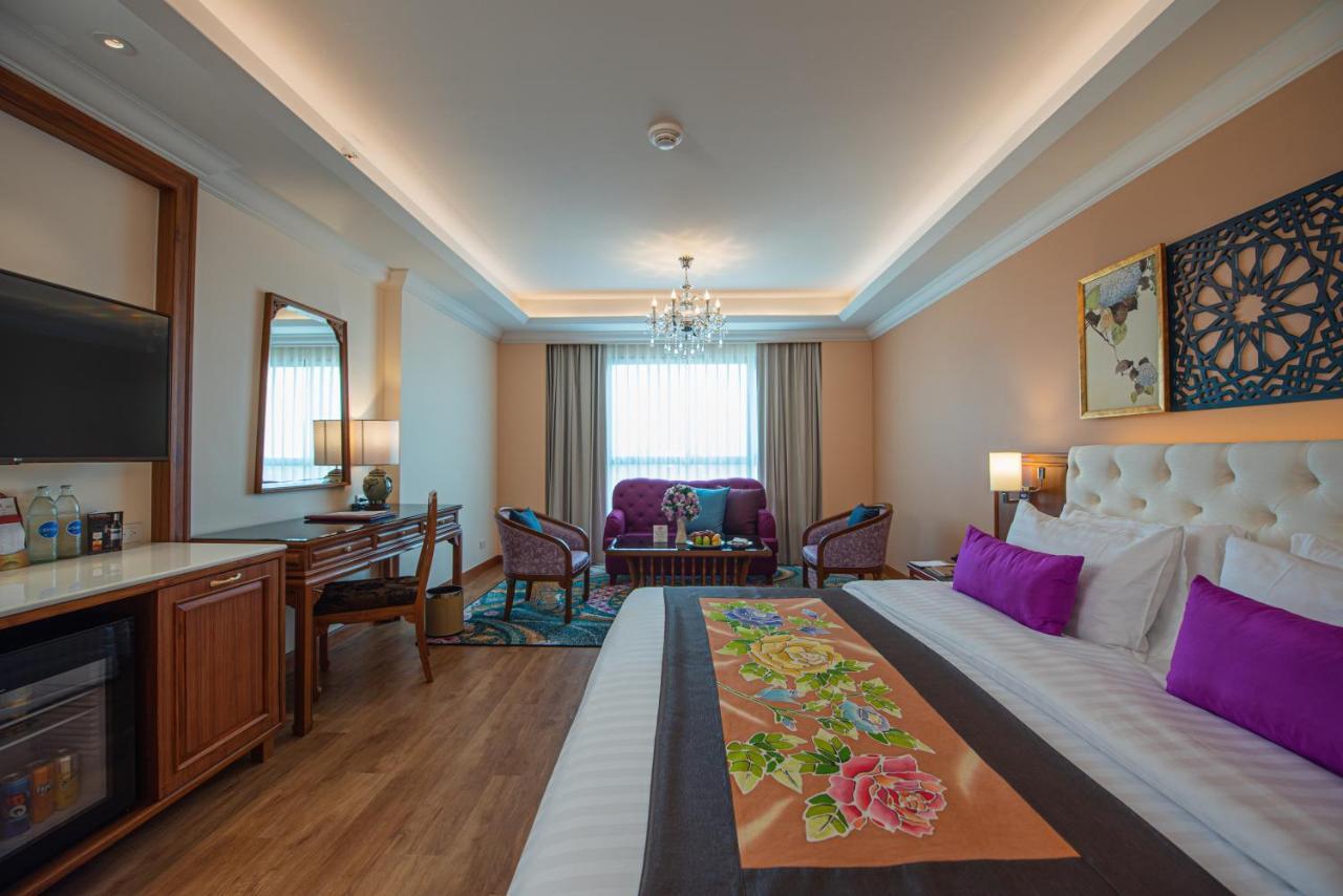The Empress Premier Chiang Mai - Sha Extra Plus Экстерьер фото Deluxe Suite
